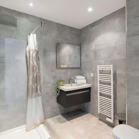 Chateau By Interhome *